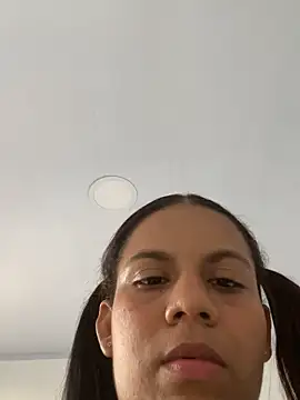 lineichun1708 online show from 17, 11, 2025