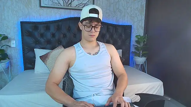 MaxxiCruzz online show from 28, 11, 2025