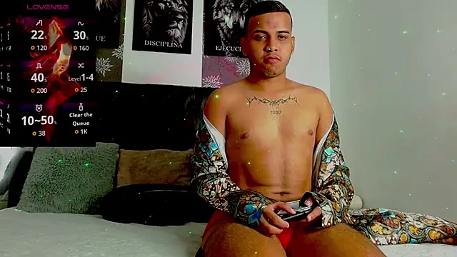 Snapshot of matthewlewis01 chatting on 12, 11, 2025 matthewlewis01 online show from 12, 11, 2025