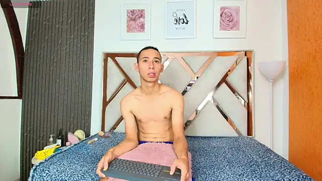 Antonella And Thiago online show from 19, 12, 2025