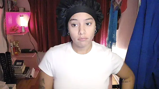 PrettyLittleProblem online show from 26, 11, 2025