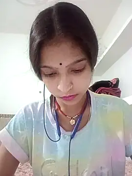 Mohnicute online show from 10, 5, 2026