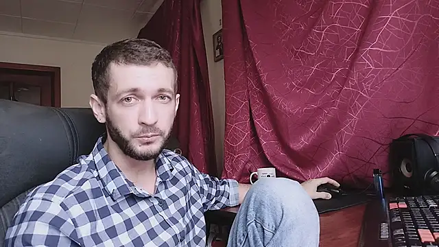 333Alone in theDark777 online show from 26, 11, 2025