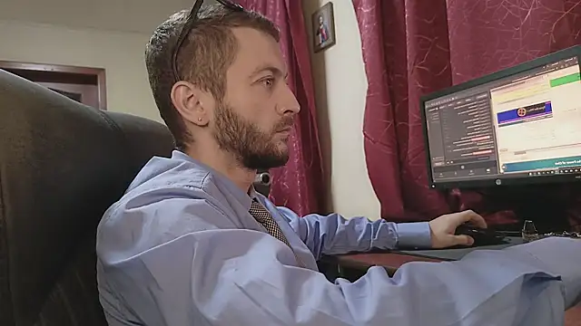 333Alone in theDark777 online show from 29, 11, 2025