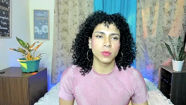 Snapshot of Angel_White25 chatting on 17, 12, 2025 Angel White25 online show from 17, 12, 2025