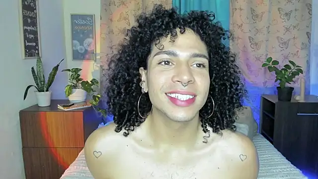 Snapshot of Angel_White25 chatting on 24, 11, 2025 Angel White25 online show from 24, 11, 2025