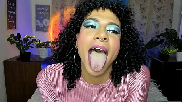 Snapshot of Angel_White25 chatting on 29, 11, 2025 Angel White25 online show from 29, 11, 2025