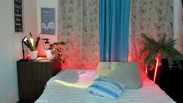 Snapshot of Angel_White25 chatting on 21, 11, 2025 Angel White25 online show from 21, 11, 2025