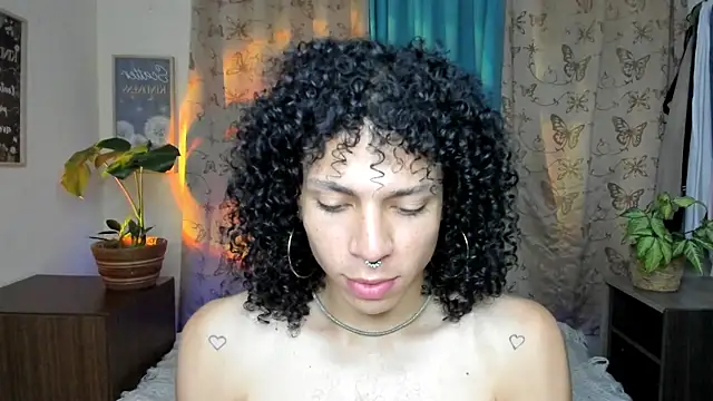 Snapshot of Angel_White25 chatting on 9, 2, 2026 Angel White25 online show from 9, 2, 2026