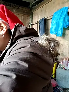 girl-hot2x online show from 19, 12, 2025