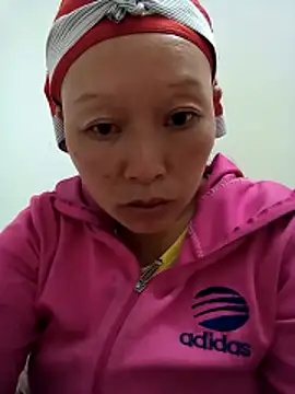 girl-hot2x online show from 23, 11, 2025