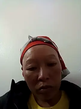 girl-hot2x online show from 28, 11, 2025