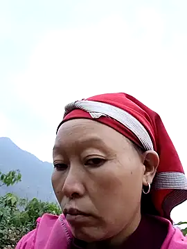 girl-hot2x online show from 20, 12, 2025