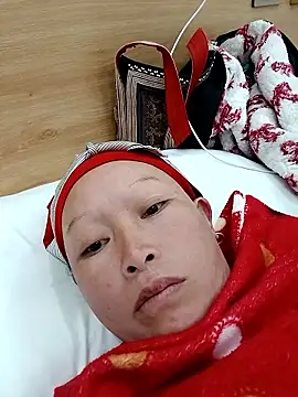 girl-hot2x online show from 13, 1, 2026