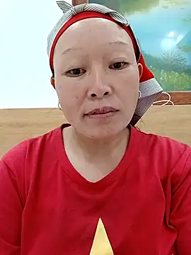 girl-hot2x online show from 12, 1, 2026