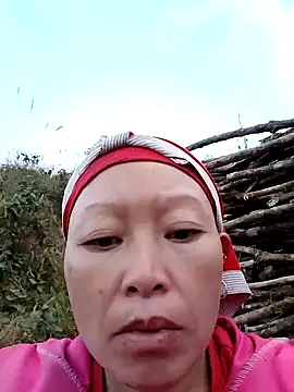 girl-hot2x online show from 23, 12, 2025