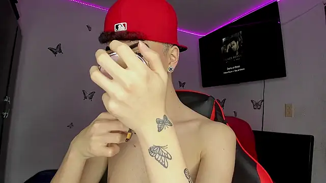 Snapshot of divine_philp77 chatting on 13, 11, 2025 divine philp77 online show from 13, 11, 2025