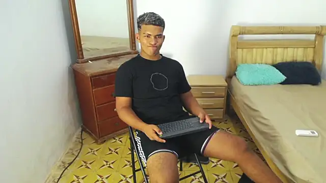 mathews    online show from 18, 12, 2025