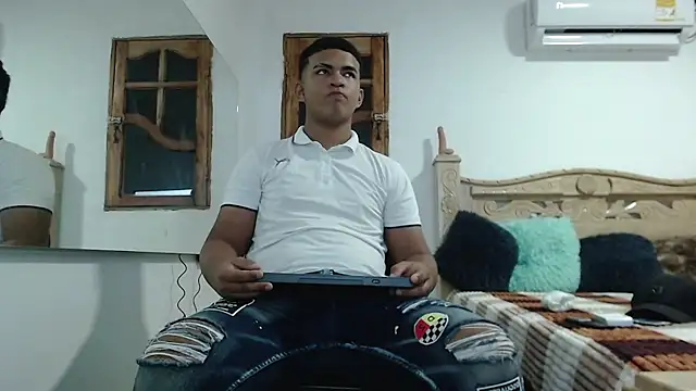 mathews    online show from 18, 11, 2025