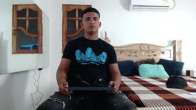 mathews    online show from 28, 11, 2025