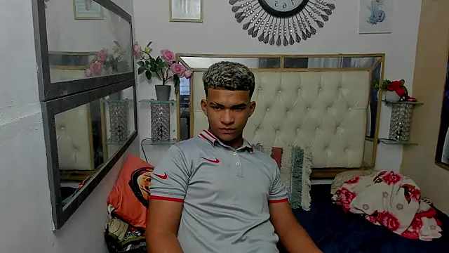 mathews    online show from 16, 12, 2025