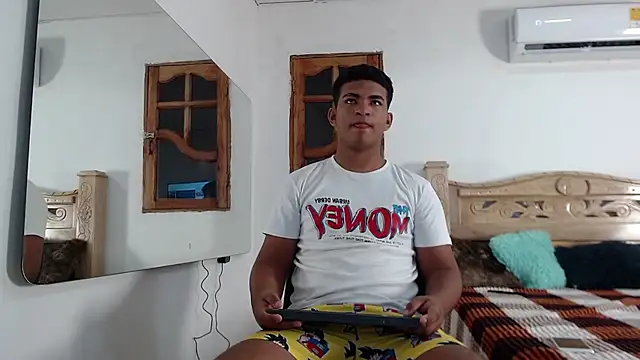 mathews    online show from 27, 11, 2025