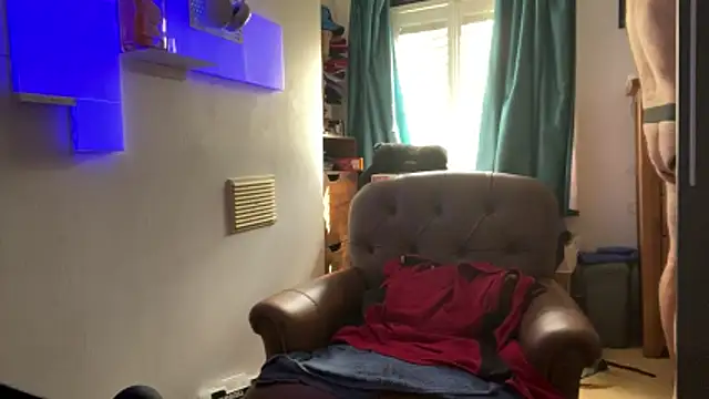 Snapshot of LeatherSdaddy chatting on 12, 4, 2026 LeatherSdaddy online show from 12, 4, 2026