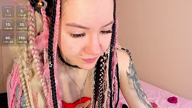 Lina Moony online show from 3, 12, 2025