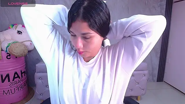 Snapshot of Violetta_jhonson_a chatting on 21, 11, 2025 Violetta jhonson a online show from 21, 11, 2025