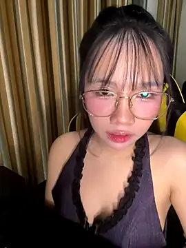 qiqi200135 online show from 20, 11, 2025