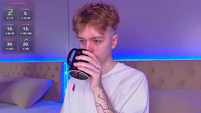 Paul Holt online show from 4, 12, 2025