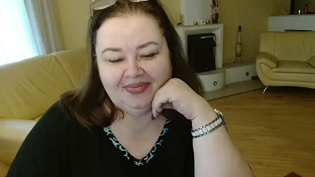 Natali-Gucci online show from 30, 11, 2025