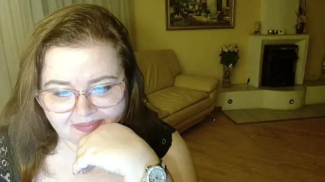 Natali-Gucci online show from 5, 12, 2025