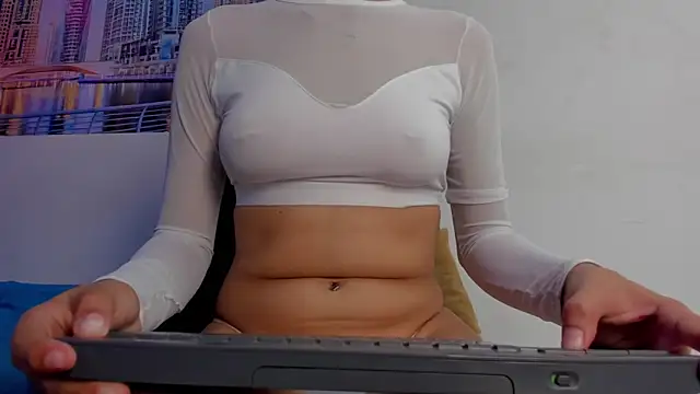 Snapshot of mia_fowler1 chatting on 21, 11, 2025 mia fowler1 online show from 21, 11, 2025