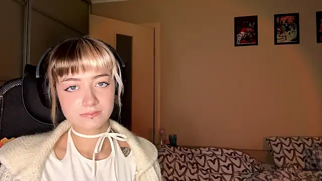 EmilySkyline online show from 15, 11, 2025