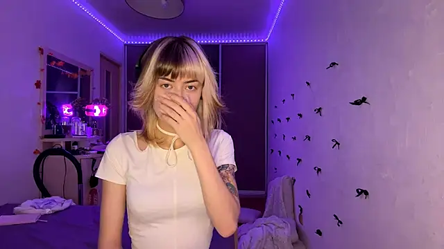 EmilySkyline online show from 22, 11, 2025