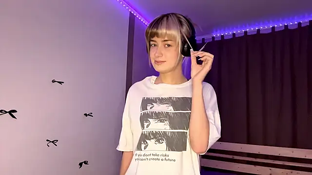 EmilySkyline online show from 24, 11, 2025