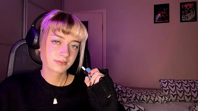 EmilySkyline online show from 13, 11, 2025