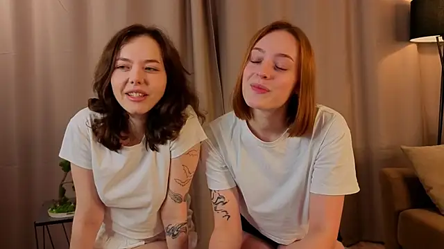 LucreciaAsters online show from 1, 12, 2025