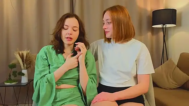 LucreciaAsters online show from 29, 11, 2025