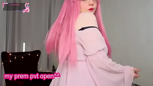 Snapshot of RacieBroom chatting on 14, 12, 2025 RacieBroom online show from 14, 12, 2025