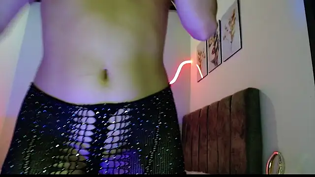 iris luna  online show from 21, 11, 2025