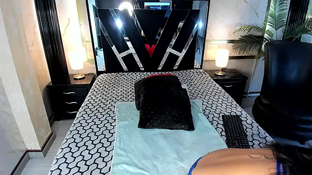 Lucy Vegas online show from 3, 12, 2025