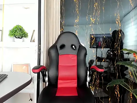 Lucy Vegas online show from 4, 3, 2026