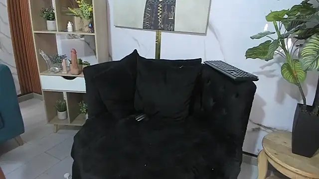 Lucy Vegas online show from 15, 11, 2025