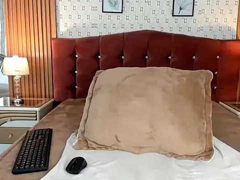 Lucy Vegas online show from 29, 3, 2026