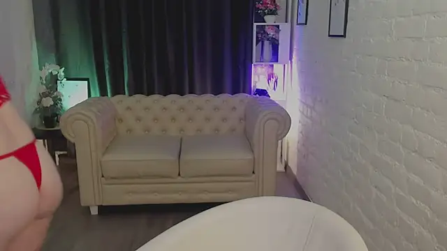 Elizabeth Walson online show from 22, 12, 2025