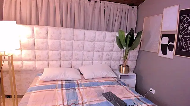 Atenea Velle online show from 4, 3, 2026