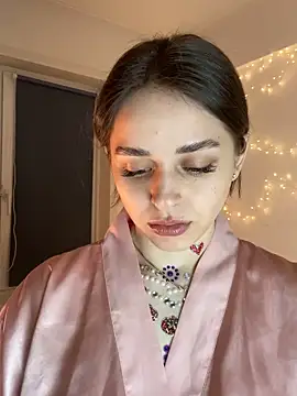 yoyogirlx online show from 15, 2, 2026