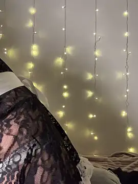 yoyogirlx online show from 17, 12, 2025